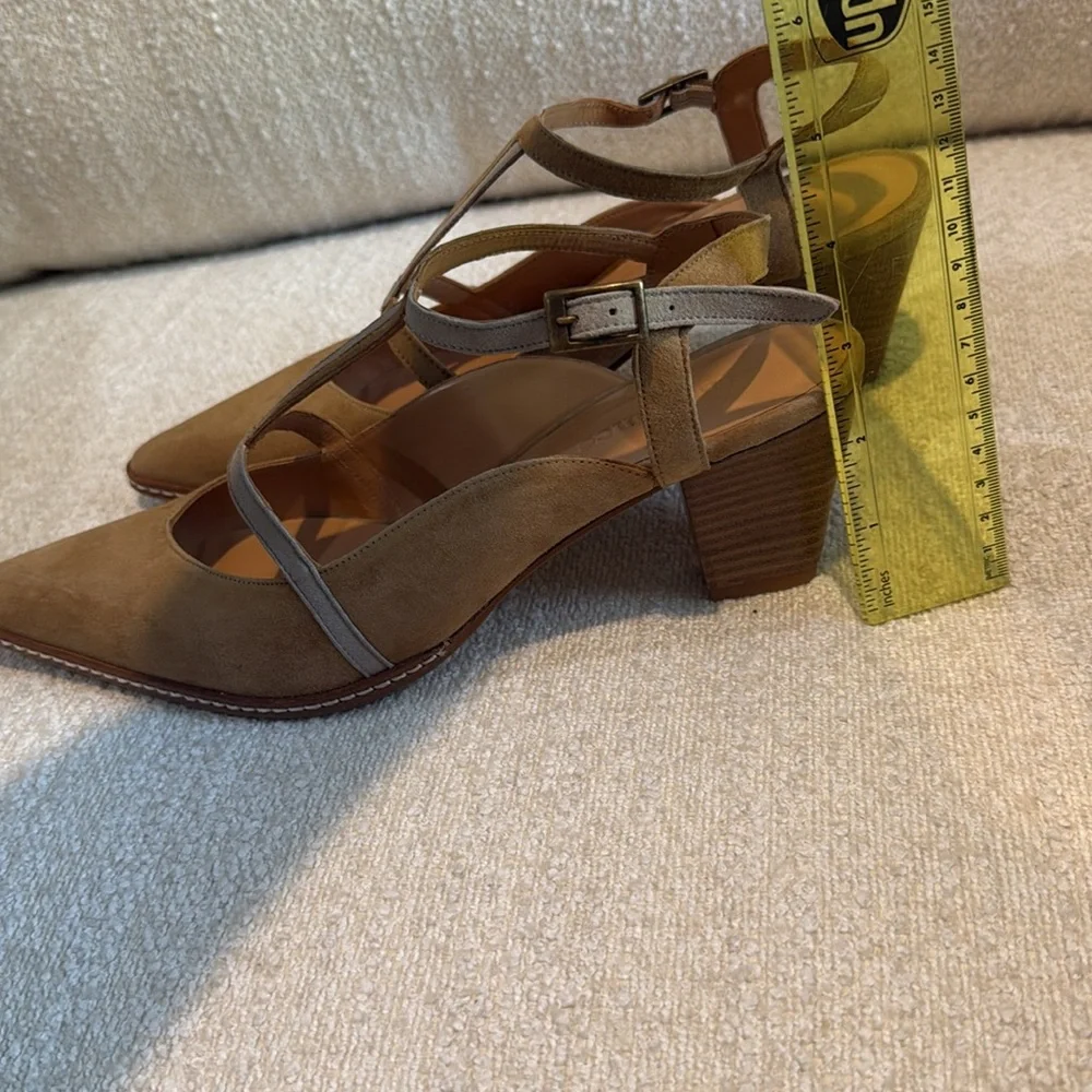 Sundance Elegant Tan Women's Sandals - Picture 2 of 3